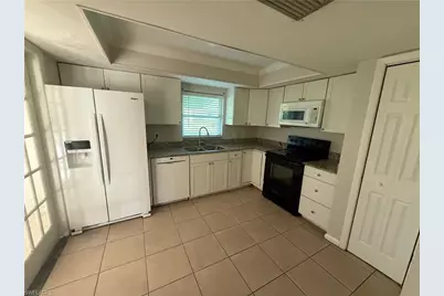 5820 Algiers St, Fort Myers, FL 33919 - Photo 4