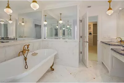 1060 Galleon Dr, Naples, FL 34102 - Photo 20