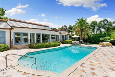 1060 Galleon Dr, Naples, FL 34102 - Photo 4