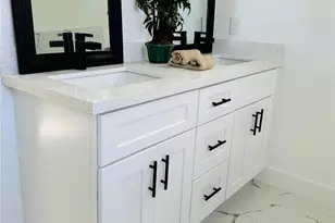 828 Portland St E, Lehigh Acres, FL 33974 - Photo 6