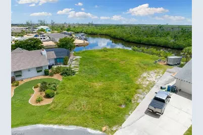 11485 Rebecca Cir, Fort Myers Beach, FL 33931 - Photo 12