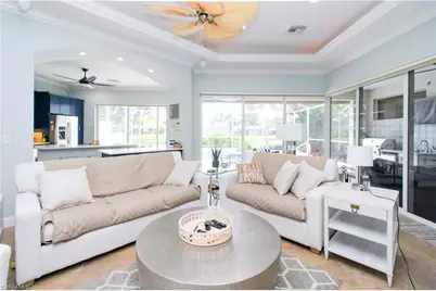 372 Mallory Ct, Naples, FL 34110 - Photo 4