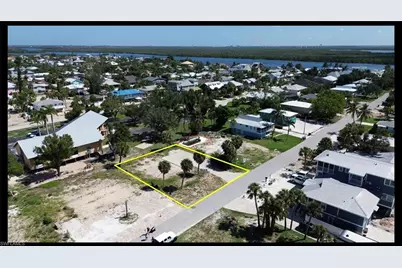 111 Bay Mar Dr, Fort Myers Beach, FL 33931 - Photo 10