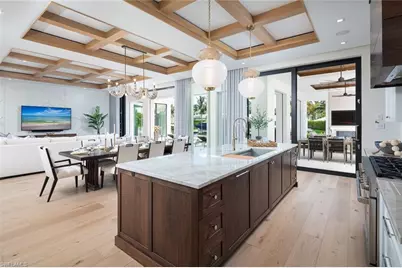 625 21st Ave S, Naples, FL 34102 - Photo 8