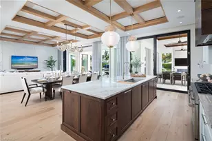 625 21st Ave S, Naples, FL 34102 - Photo 8