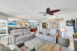 430 Cove Tower Dr, Naples, FL 34110 - Photo 4