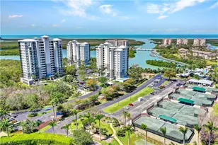 430 Cove Tower Dr, Naples, FL 34110 - Photo 2