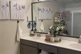 768 Hampton Cir, Naples, FL 34105 - Photo 4