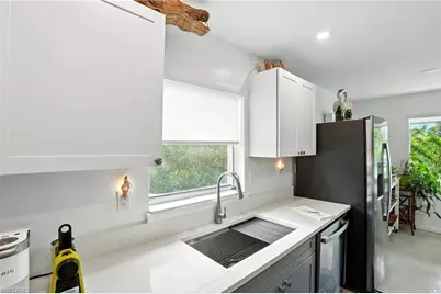 578 14th St N, Naples, FL 34102 - Photo 14