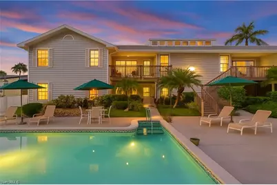 880 8th Ave S #202, Naples, FL 34102 - Photo 2