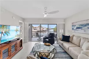 10686 Gulf Shore Dr, Naples, FL 34108 - Photo 2