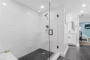 1823 Hurricane Harbor Ln, Naples, FL 34102 - Photo 18