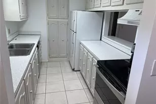 221 Cypress Way E, Naples, FL 34110 - Photo 6