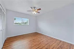 134 Cypress Way E, Naples, FL 34110 - Photo 6