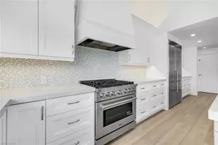 151 Bayview Ave, Naples, FL 34108 - Photo 14