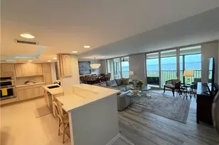 15 Bluebill Ave, Naples, FL 34108 - Photo 8