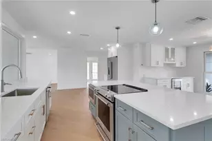 2105 Sheepshead Dr, Naples, FL 34102 - Photo 8