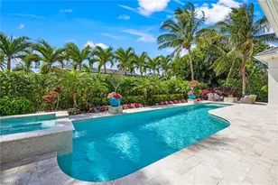 532 Pine Grove Ln, Naples, FL 34103 - Photo 4