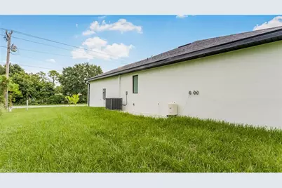178 McArthur Blvd, Lehigh Acres, FL 33974 - Photo 12