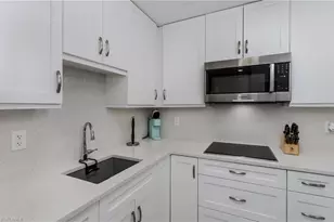 1295 Gulf Shore Blvd S, Naples, FL 34102 - Photo 8