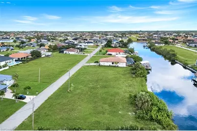1207 NW 35th Ave, Cape Coral, FL 33993 - Photo 4