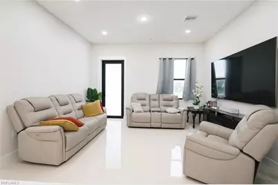 432 Raymer St, Lehigh Acres, FL 33974 - Photo 4