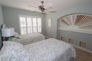 1080 5th St S, Naples, FL 34102 - Photo 16
