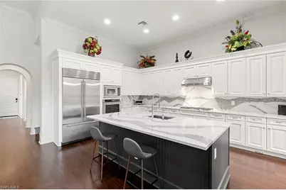 2896 Tiburon Blvd E, Naples, FL 34109 - Photo 8