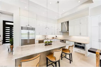 4646 Crayton Rd, Naples, FL 34103 - Photo 6