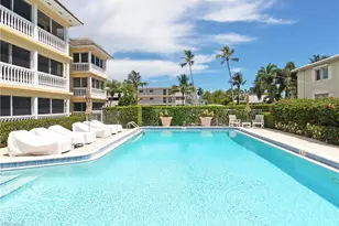 666 3rd St S, Naples, FL 34102 - Photo 1