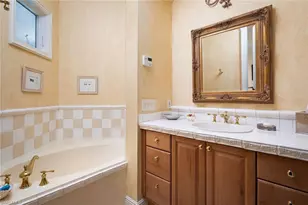 980 Barcarmil Way, Naples, FL 34110 - Photo 32
