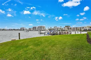 222 Harbour Dr, Naples, FL 34103 - Photo 30