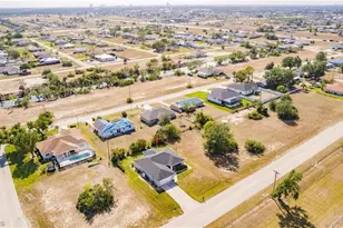 1809 NE 12th Pl, Cape Coral, FL 33909 - Photo 26