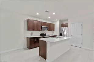 15535 Wildflower Cir, Naples, FL 34119 - Photo 8