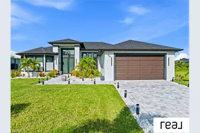 424 SW 26th Ave, Cape Coral, FL 33991 - Photo 6