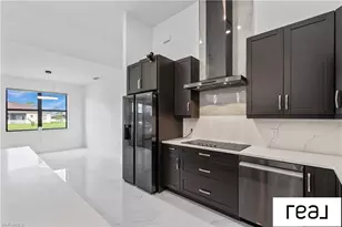 424 SW 26th Ave, Cape Coral, FL 33991 - Photo 10