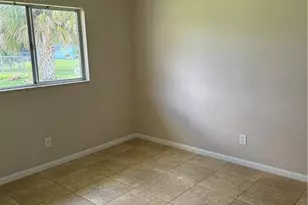 825 SW 37th Terrace, Cape Coral, FL 33914 - Photo 10