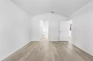 28790 Hunters Ct, Bonita Springs, FL 34135 - Photo 20