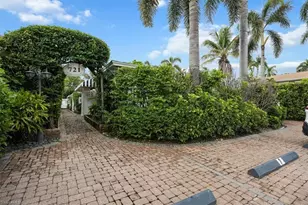 721 9th St S, Naples, FL 34102 - Photo 1