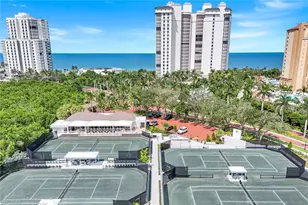 8720 Bay Colony Dr, Naples, FL 34108 - Photo 28