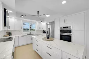 8720 Bay Colony Dr, Naples, FL 34108 - Photo 6