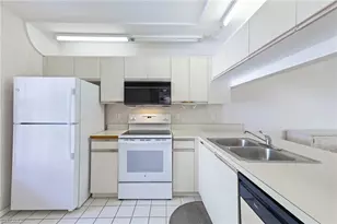 1965 Courtyard Way, Naples, FL 34112 - Photo 2