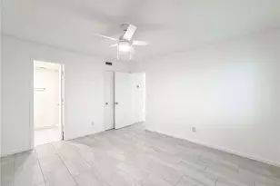 4631 Bayshore Dr, Naples, FL 34112 - Photo 16