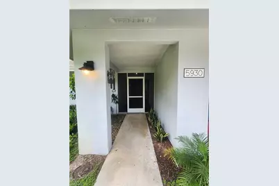 5930 Spanish Oaks Ln, Naples, FL 34119 - Photo 4