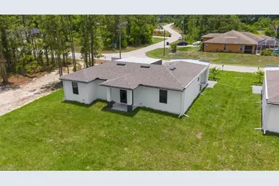 731 Colyer St E, Lehigh Acres, FL 33974 - Photo 32