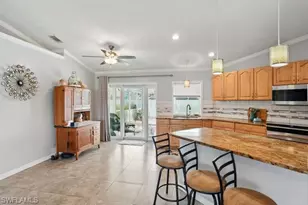 906 SE 17th St, Cape Coral, FL 33990 - Photo 10