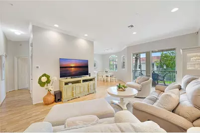 400 L'ambiance Cir #204, Naples, FL 34108 - Photo 2