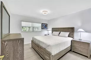 1055 Forest Lakes Dr, Naples, FL 34105 - Photo 12