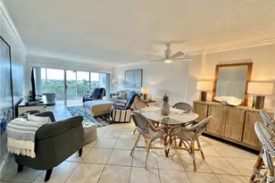 1 Bluebill Ave, Naples, FL 34108 - Photo 4