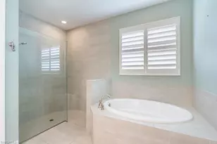 16374 Barclay Ct, Naples, FL 34110 - Photo 22